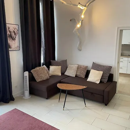 Schoenes Mitten In Der Stadt Iii דירה *